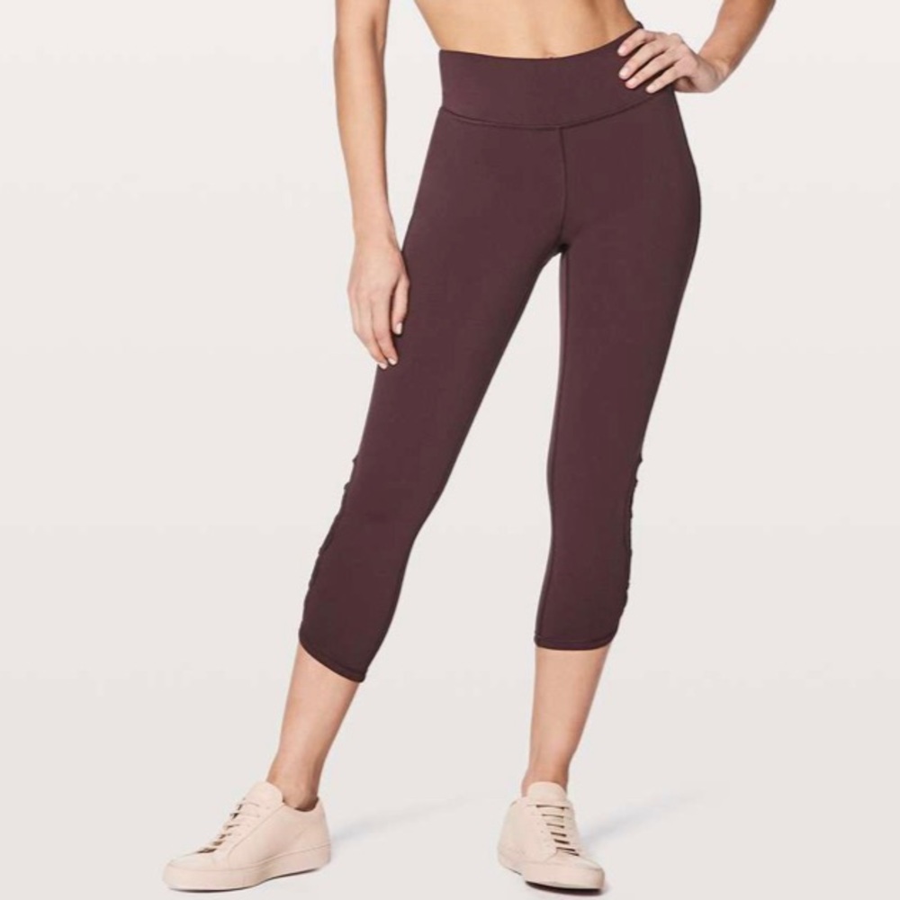 Lululemon Tied To It Crop 21" Black Cherry 10 High Rise Leggings Tights Yoga Gym - Picture 16 of 16